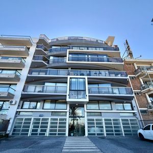 Apartamento Rambla Malvin 3 Dormitorios Garaje Patio
