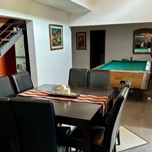 Casa En Venta C/ Cochera En Bella Vista