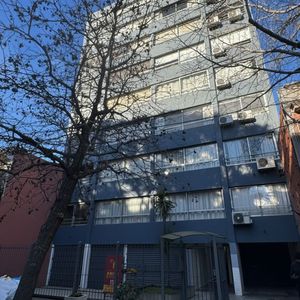 Apartamento En Venta De 3 Dormitorios 2 Baños Con Cochera En Pocitos