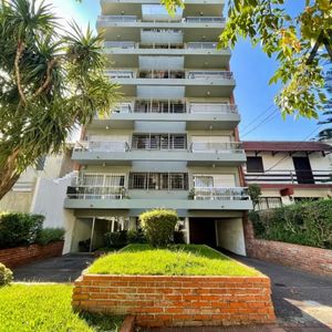 Apartamento En Venta C/ Cochera En Malvin