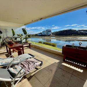 Apartamento En Venta C/ Cochera En Playa Mansa