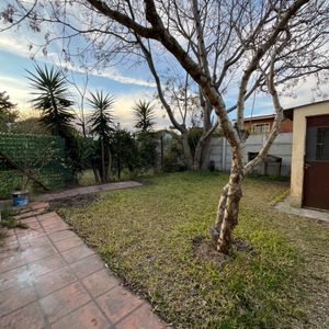 Casa En Alquiler C/ Cochera En Parque Carrasco