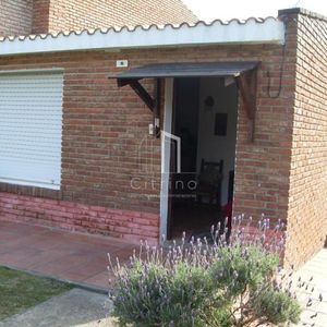 Casa En Venta - Lausana 3 Dormitorios + Dep Completa.
