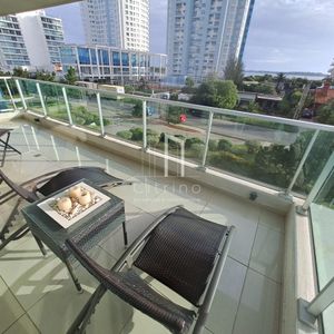 Apartamento En Playa Mansa A La Venta 3 Dormitorios Con Vista
