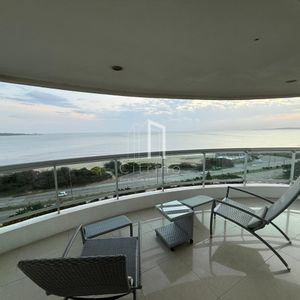 Apartamento En Alquiler Con Vista A Isla Gorriti Torre Aquarela Punta Del Este 3 Dormitorios En Suite + Dependencia
