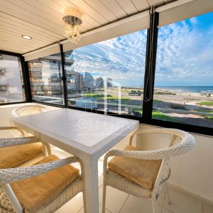 Apartamento De 3 Dormitorios En Playa Brava