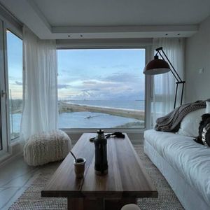¡oportunidad! Apartamento 2 Y Dep Dormitorios En Edificio Poseidón - Playa Mansa