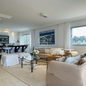 Venta  Y Alquiler De Apartamento De 4 Dormitorios En Punta De Este