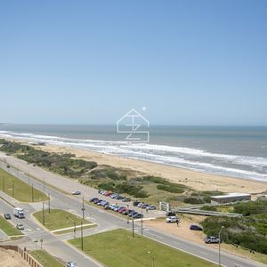 Le Parc III, Departamento De 3 Dormitorios En Venta, Punta Del Este