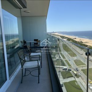 Vende Apartamento De 3 Dormitorios Con Vista Al Mar En Brava, Punta Del Este