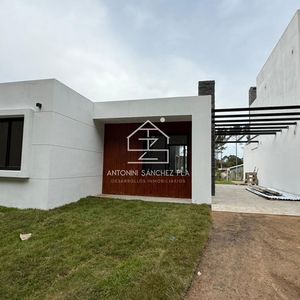 Venta Casa Tres Dormitorios Punta Del Este Barrio Parque Burnett