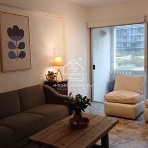 Apartamento De 2 Dormitorios En Alquiler Anual A 1 Cuadra De La Playa