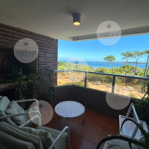 Alquiler Invernal De Apartamento De 4 Dormitorios En Playa Mansa, Punta Del Este