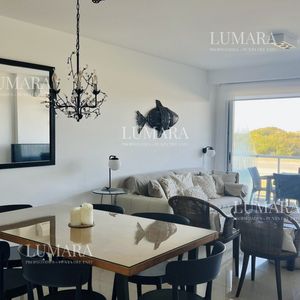 Apartamento De 3 Dormitorios En Primera Línea Del Mar, Playa Brava Punta Del Este