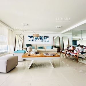 Venta De Amplio Penthouse Con Cuatro Dormitorios Más Dependencia De Servicio En Torre Premiun De Playa Brava, Punta Del Este