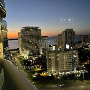 Moderno Apartamento De 2 Dormitorios En Venta, Playa Mansa