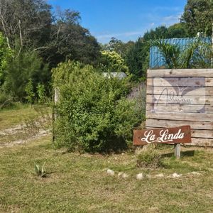 Bajó Precio-casa En Terreno Grande En Solís-2 Dormitorios -2 Baños-piscina Climatizada