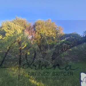 Gran Esquina En Solís Norte-excelente Entorno-buen Acceso Desde Ruta