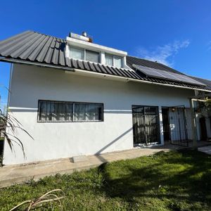 Casa Con Apartamento Independiente En Venta - Espacio, Estilo Y Confort En Colonia Del Sacramento