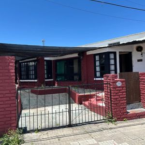 Casa + Local Comercial En Venta Sobre Avenida Principal Precio: U$s 250.000