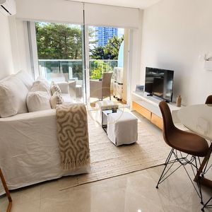 Apartamento De 1 Dormitorio En Venta, Con Vista A Agradable Entorno