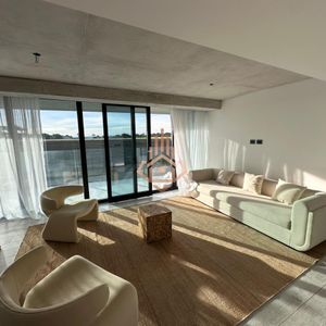 Venta Departamento En Surfside De 1 Dorm + Den