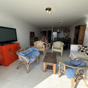Venta Apartamento Frente Al Mar De 4 Dormitorios.