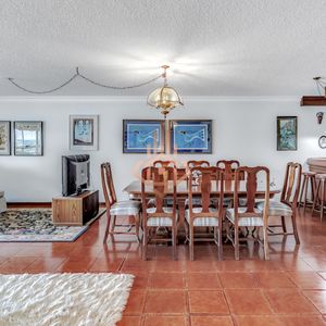 Venta Apartamento De 3 Dormitorios Mas Dependencia Frente Al Mar