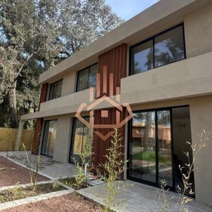 Residencia De Lujo En Barrio Privado De Solanas: Confort, Privacidad Y Estilo Todo El Año