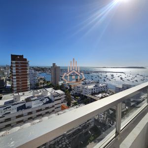 Se Vende Apartamento De 3 Dormitorios En La Península, Piso Alto Con Vista Al Mar