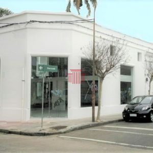 ¡oportunidad única! Local Comercial Premiun Sobre Calle Sarandi En El Corazón De Maldonado