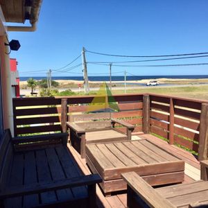 Hermosa Casa En Venta Con Vista Al Mar De 4 Dormitorios - Ref : Eqp1570