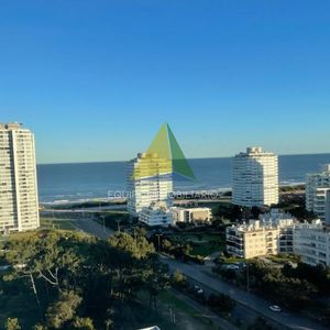 Apartamento De Categoría En Venta Con Todos Los Servicios - Ref : Eqp3554