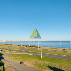 Moderno Penthouse A Estrenar De 3 Dormitorios Frente A Playa Mansa - Venta - Ref : Eqp4572