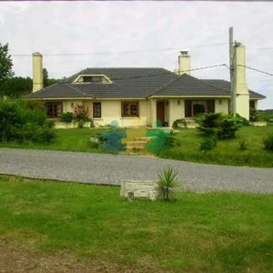 Casa 4 Dormitorios  Pinares Venta  - Ref : Eqp7508