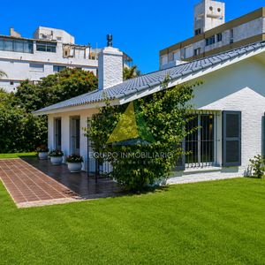 Casa En Venta, Mansa, Punta Del Este, 3 Dormitorios. - Ref : Eqp8043