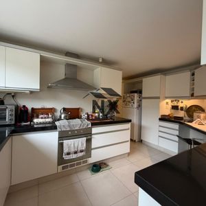 Venta Apartamento En Carrasco, 3 Dormitorios Y Jardin Exclusivo