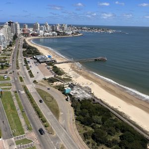 En Venta Penthouse De 6 Dormitorios Playa Mansa