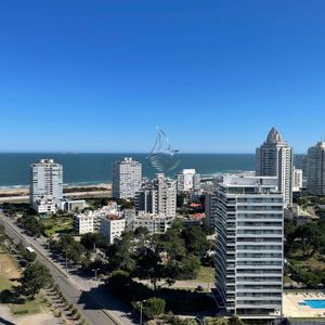 Departamento De 3 Dormitorios Más Dependencia Roosevelt Punta Del Este