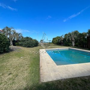 Casa De 5 Dormitorios Playa Brava Punta Del Este