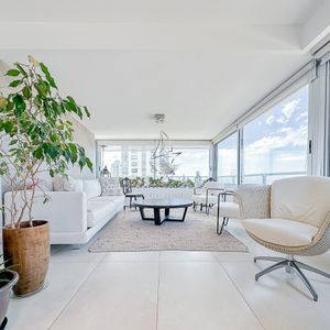 Excepcional Apartamento En Alquiler Frente A Playa Brava
