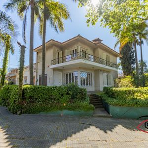 Casa En Venta C/ Cochera En Malvin Sur
