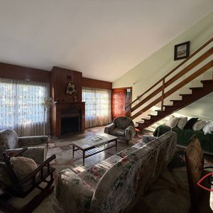 Casa En Alquiler C/ Cochera En Conciliación
