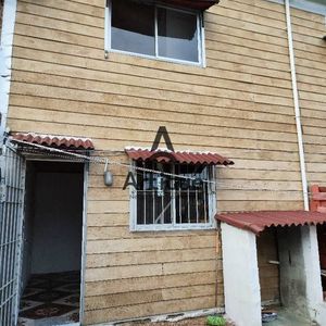 Casa En Alquiler C/ Cochera En Solymar