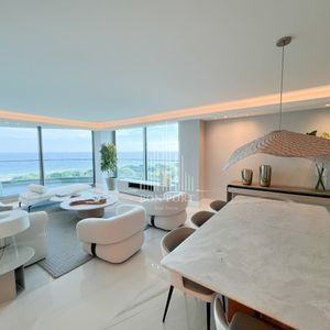 Apartamento De 4 Dormitorios En Suite En Primera Linea A La Mansa.