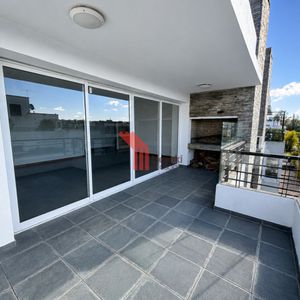 Alquiler De Apartamento De 3 Dormitorios Y 2 Baños En Parque Miramar, Próximo A Carrasco, Con Amenities Premium Y Acceso Al Lago