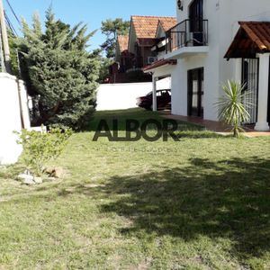 Alquiler Casa 3 Dormitorios - Garage - Jardín - Parrillero - Carrasco