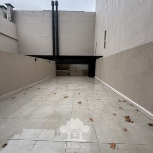 Alquiler Apartamento 1 Dormitorio A Estrenar Con Amplio Patio Y Cochera B