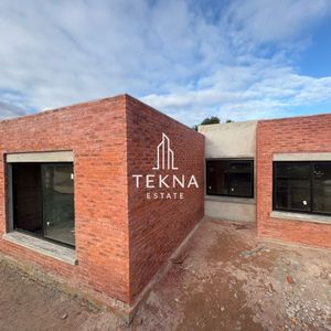 Casa 2 Dormitorios Tradicional A Estrenar Pinares