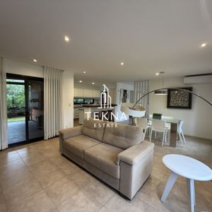 Venta De Casa 2 Dormitorios Moderna En Barrio Privado, Pinares. Punta Del Este, Uruguay.